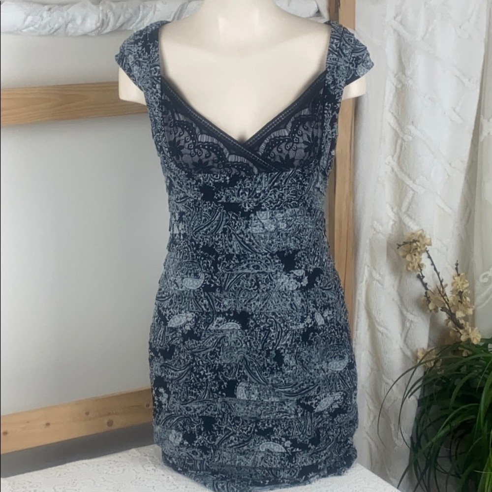Adrianna Papell Black and Gray Midi Dress